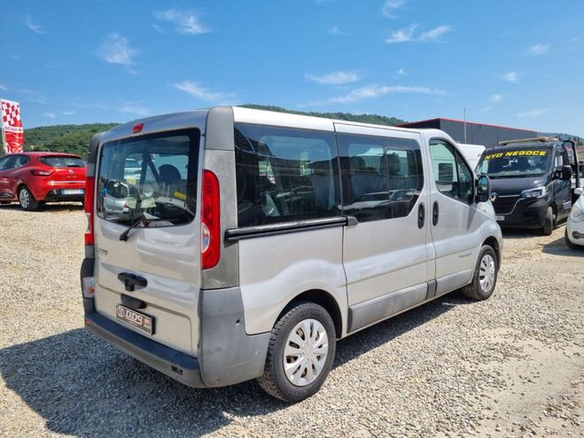 Renault Trafic II L1H1 COMBI 9 PLACES 2.0 DCI 115 CLIM Gris Clair de 2010