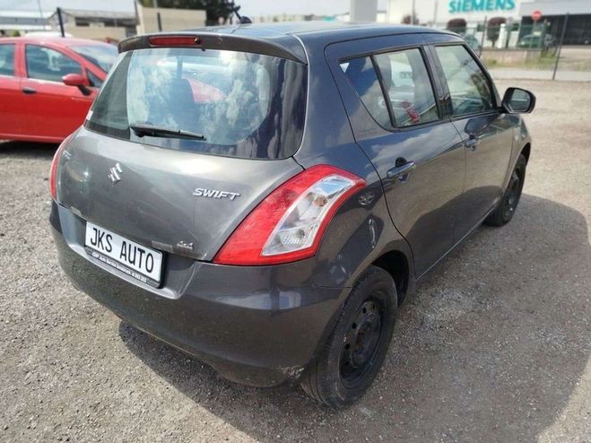 Suzuki Swift 4X4 III 5 portes 1.3 VVTI 90CV Gris de 2011