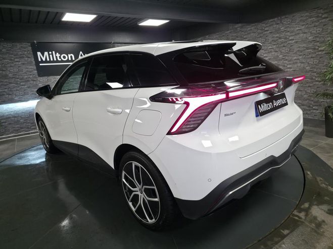 MG MG4 - 204 - 64 KWh Luxury BLANC de 2023