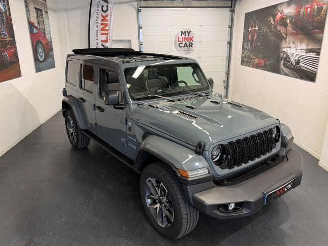 Jeep Wrangler Unlimited Sahara 4xe 2.0i T 380 Command  GRIS de 2024