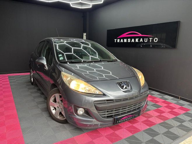 Peugeot 207 1.6 HDi 92ch Feline / SUIVI A JOUR COURR Gris de 2011
