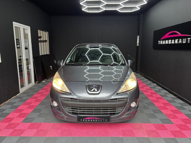 Peugeot 207 1.6 HDi 92ch Feline / SUIVI A JOUR COURR Gris de 2011