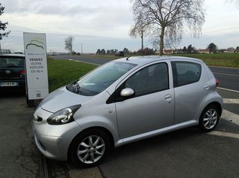  Voir d&eacute;tails -Toyota Aygo 1.0 68CV Confort CLIM - 5 portes &agrave; Osny (95)