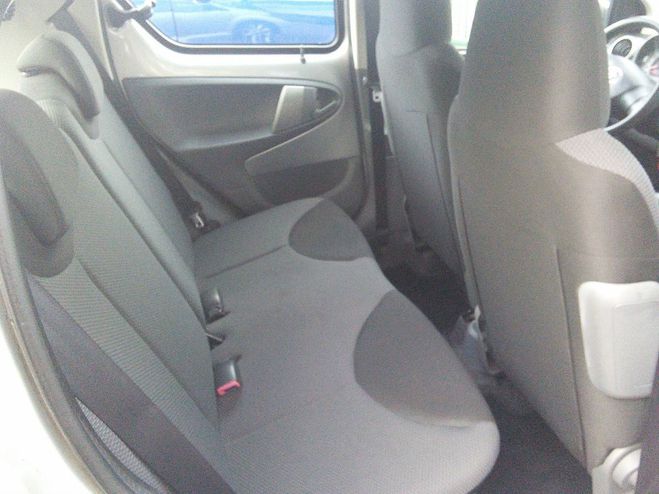 Toyota Aygo 1.0 68CV Confort CLIM - 5 portes Gris de 2008