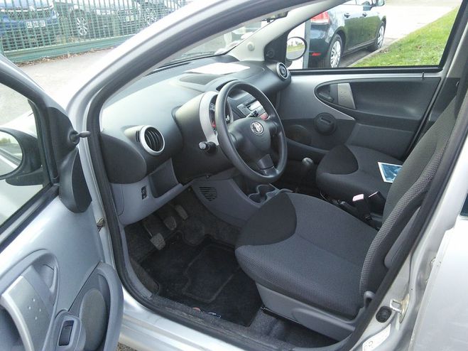 Toyota Aygo 1.0 68CV Confort CLIM - 5 portes Gris de 2008