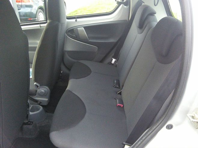 Toyota Aygo 1.0 68CV Confort CLIM - 5 portes Gris de 2008