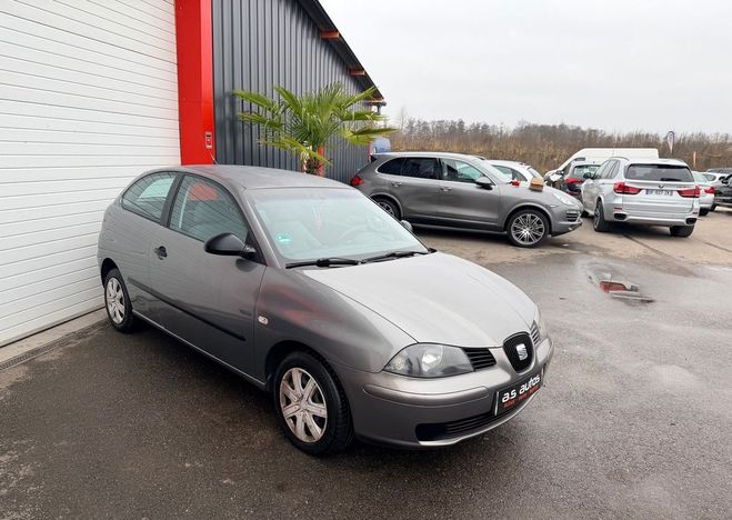 Seat Ibiza 1.4 I 75 CV ESSENCE PAYEMENT 4X sans fra Gris de 2002