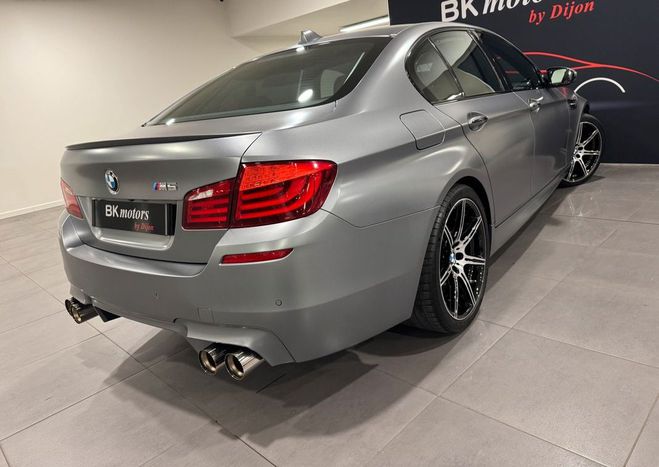 BMW M5 F10 4.4 V8 560ch Individual DKG7 Gris de 2013