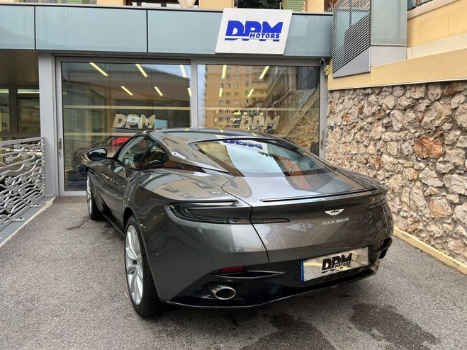 Aston martin DB11 V8 Gris de 