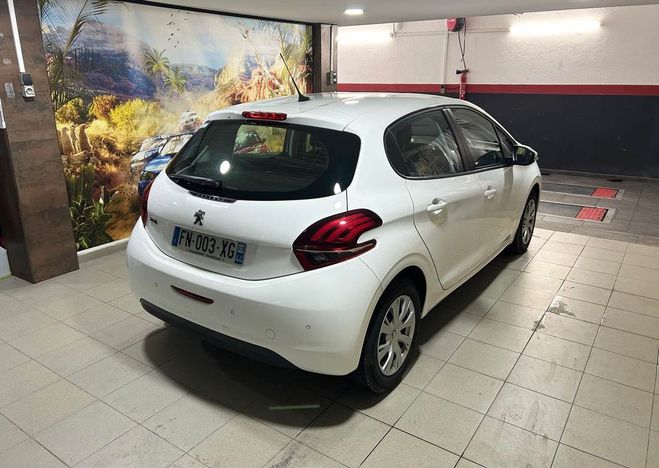 Peugeot 208 affaire 1.2 82 premium prix ht : 4158.33 Blanc de 2020