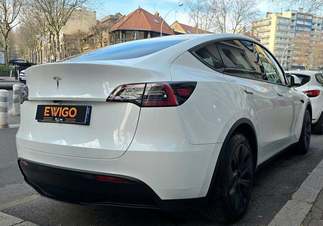 Tesla Model Y standard propulsion Blanc de 2024
