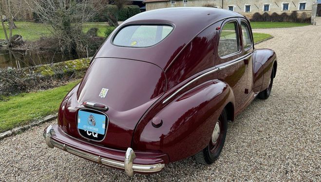 Peugeot 203 a berline 1951 Algue Brune de 1951