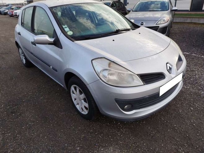 Renault Clio 1.2 75cv Gris de 2005