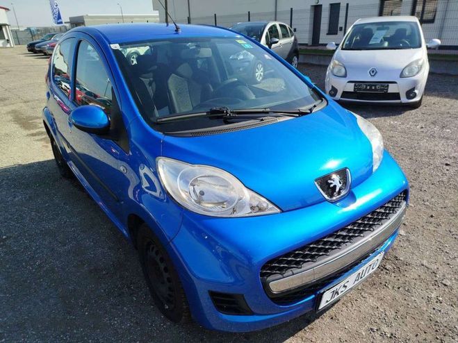 Peugeot 107 5 Portes 1.0 i 12V 68 cv Bleu de 2009