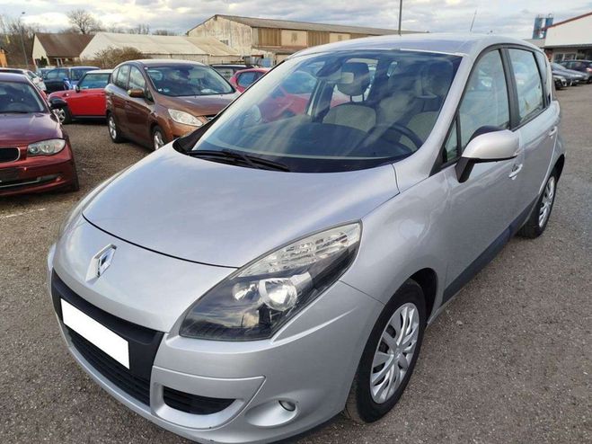 Cliquer pour voir la photo suivante Renault Scenic III 1.5 dCi FAP eco2 110 cv Gris de 2009