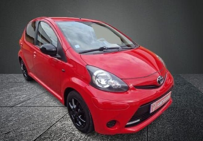 Toyota Aygo 1.0 VVT-i 75 ch ? 2013 Rouge de 2013