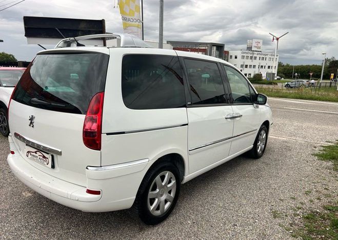 Peugeot 807 2.0 HDi 136 monospace Blanc de 2012