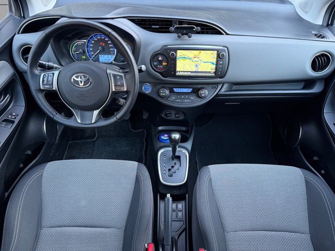 Toyota Yaris HYBRIDE 100h Style garantie 12 mois Blanc de 2014