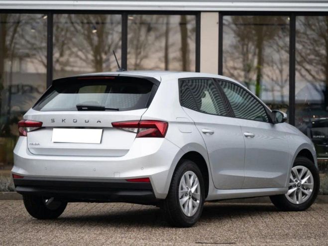 Skoda Fabia 1.0 MPI 80 Ambition Apple CarPlay / Goog GRIS CLAIR de 2023