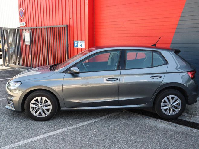 Skoda Fabia 1.0 TSI 95 Ambition Apple CarPlay / Goog GRIS FONCE de 2023