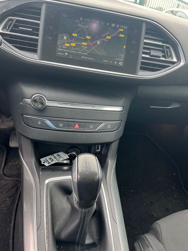 Peugeot 308 II 1.2 PURETECH S&S 110 ALLURE 5 Blanc de 2018