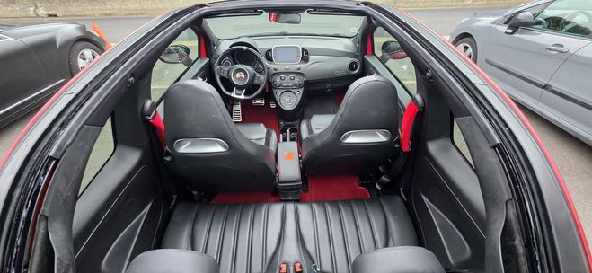 Fiat 500  rouge de 2018