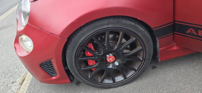 Fiat 500  rouge de 2018