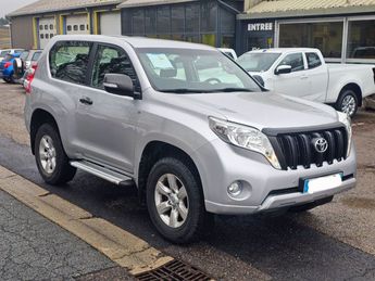  Voir d&eacute;tails -Toyota Land Cruiser (KDJ150) (2) 177 D-4D LIFE 3P BV6 5 PLAC &agrave; Saint-Bonnet-le-Froid (43)