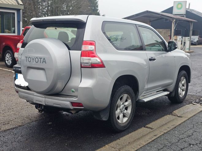 Toyota Land Cruiser (KDJ150) (2) 177 D-4D LIFE 3P BV6 5 PLAC Gris Clair de 2016