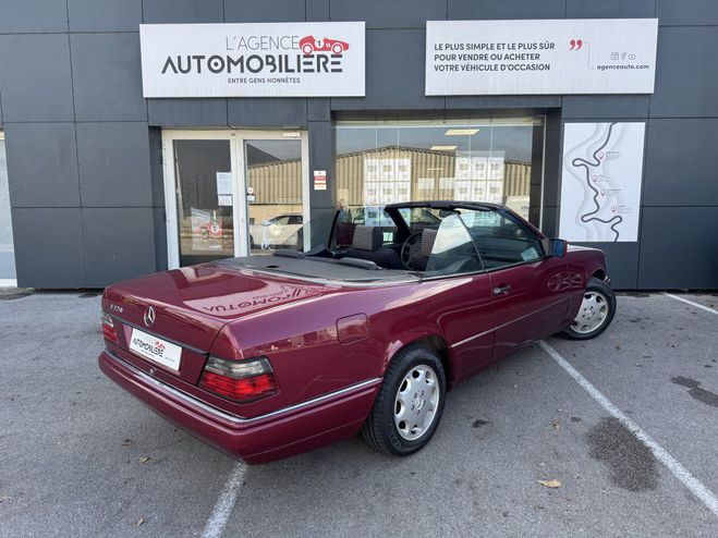 Mercedes Classe E 220 Cabriolet fran�aise restaur� BVM Rouge de 1993
