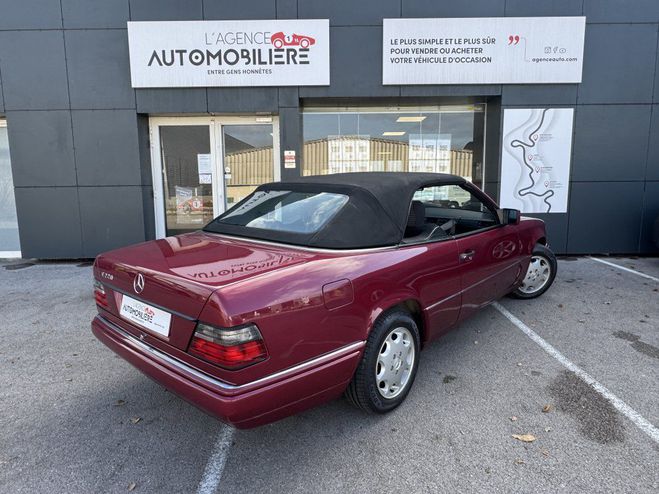 Mercedes Classe E 220 Cabriolet fran�aise restaur� BVM Rouge de 1993