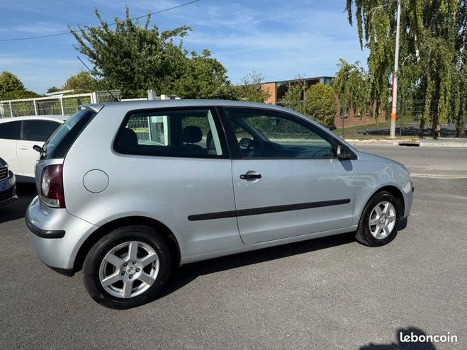 Volkswagen Polo 1.2 TREND Climatis� Gris de 2005
