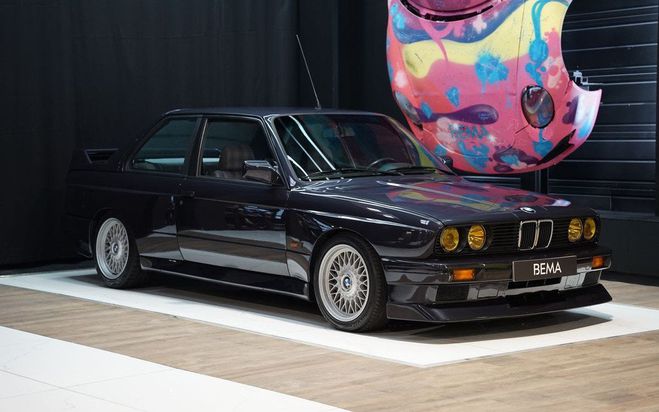 Cliquer pour voir la photo suivante BMW M3 SERIE 3 (E30) EVOLUTION 2 200cv | Bleu M Bleu de 1988