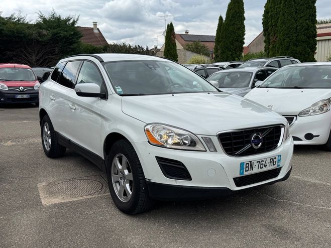 Volvo XC60 D3 DRIVe Momentum Blanc de 2011