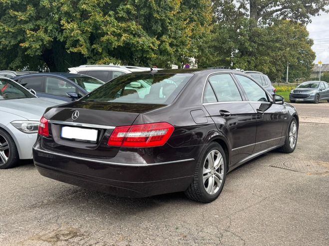 Mercedes Classe E 220 CDI BlueEfficiency Avantgarde Execut Marron de 2009