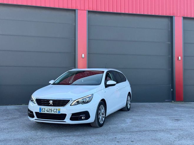Cliquer pour voir la photo suivante Peugeot 308 SW PureTech 110ch SS BVM6 Style Blanc de 2018