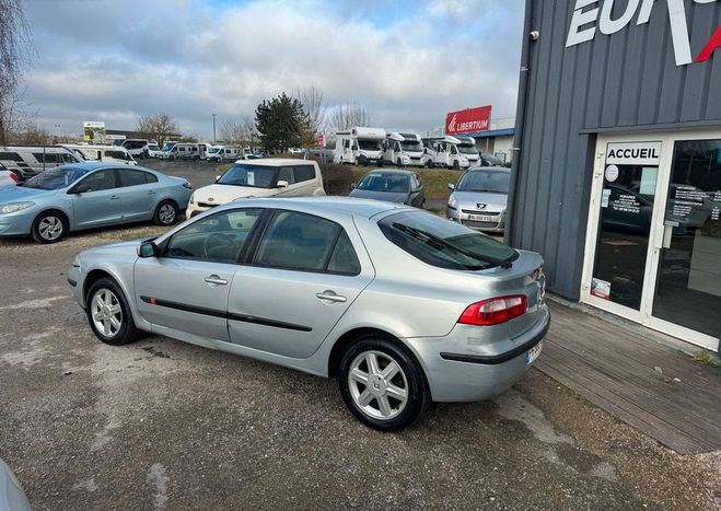 Renault Laguna 1.8 i 16V 120 cv Gris de 2004