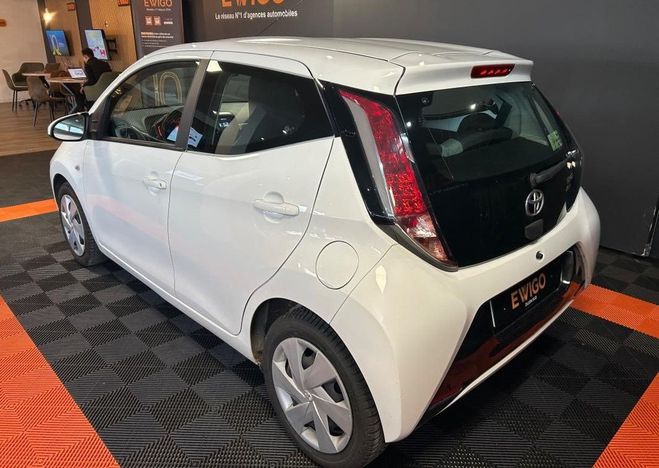 Toyota Aygo 1.0 VVT-i 69ch x-play 5p + CAMERA DE REC Blanc de 2016