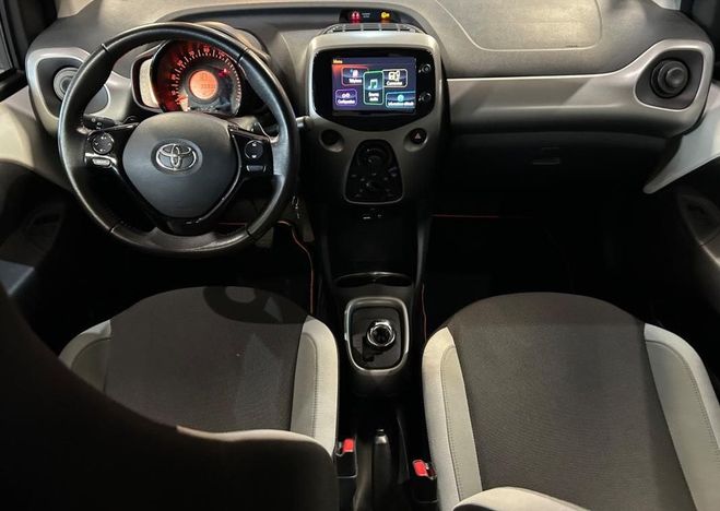 Toyota Aygo 1.0 VVT-i 69ch x-play 5p + CAMERA DE REC Blanc de 2016