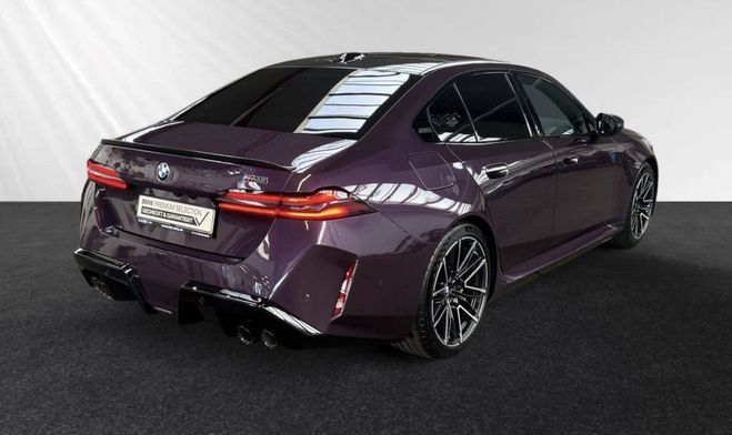 BMW M5 Daytona violet  de 2024