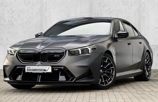 BMW M5 Akrapovic pano carbone ?  de 2024