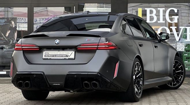BMW M5 Akrapovic pano carbone ?  de 2024