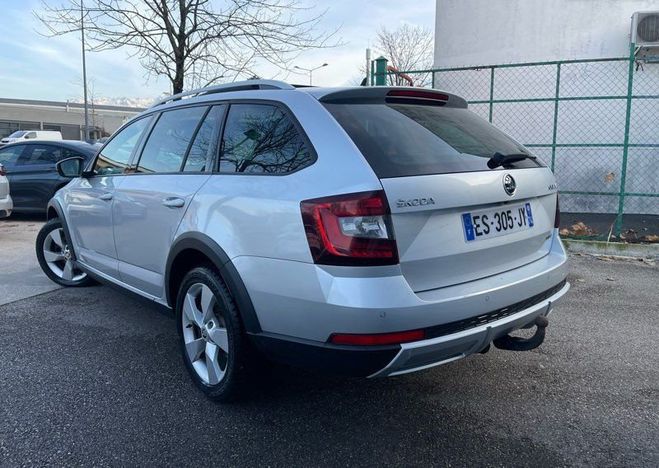 Skoda Octavia Combi 2.0 TDI 184ch CR Scout 4X4 DSG6 To Gris de 2017