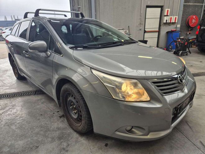 Toyota Avensis 2.0 D-4D Sol --MARCHAND OU EXPORT-- Gris M�tallis� de 