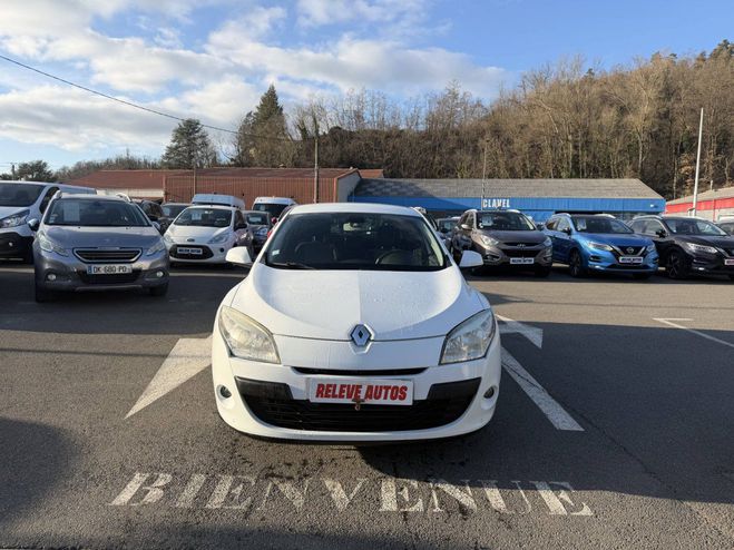 Renault Megane III (K95) 1.5 dCi 110ch FAP XV de France BLANC de 2010