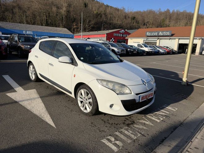 Renault Megane III (K95) 1.5 dCi 110ch FAP XV de France BLANC de 2010