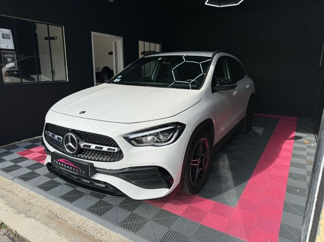Mercedes Classe GLA 200 7G-DCT AMG Line SUIVI / ECLAIRAGE AM Blanc de 2020