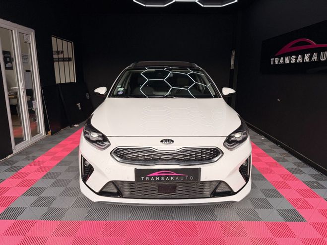 Kia Ceed d SW CEED HYBRIDE RECHARGEABLE 1.6 GDi 1 Blanc de 2020