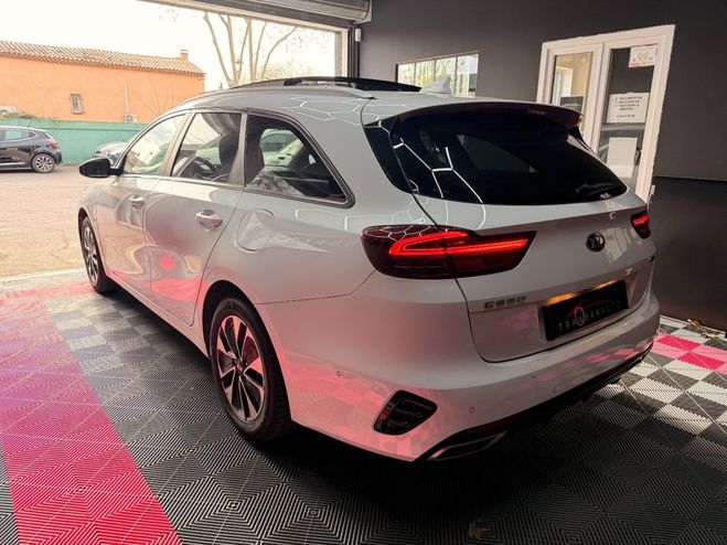 Kia Ceed d SW CEED HYBRIDE RECHARGEABLE 1.6 GDi 1 Blanc de 2020