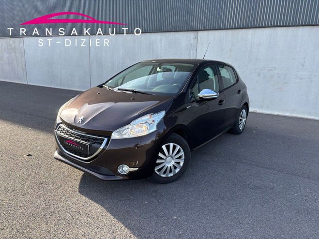 Peugeot 208 1.2 PureTech 82ch BVM5 Allure - Distribu Marron de 2013